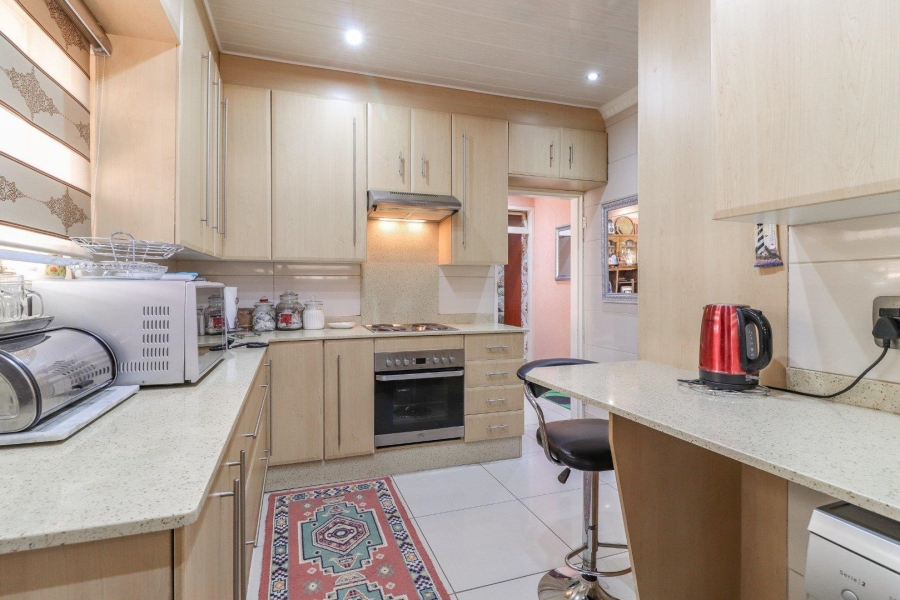 5 Bedroom Property for Sale in Lenasia South Gauteng