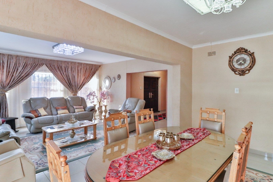 5 Bedroom Property for Sale in Lenasia South Gauteng