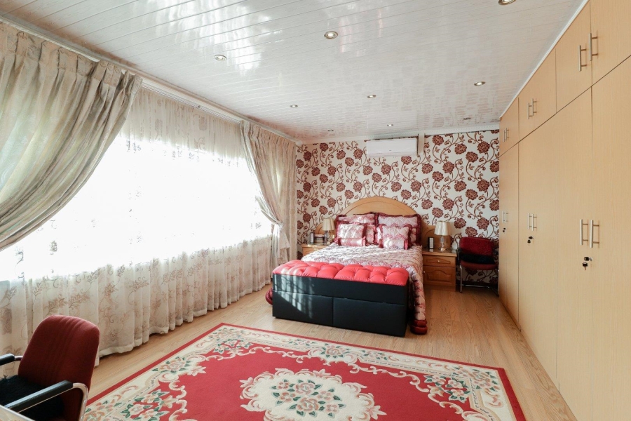 5 Bedroom Property for Sale in Lenasia South Gauteng