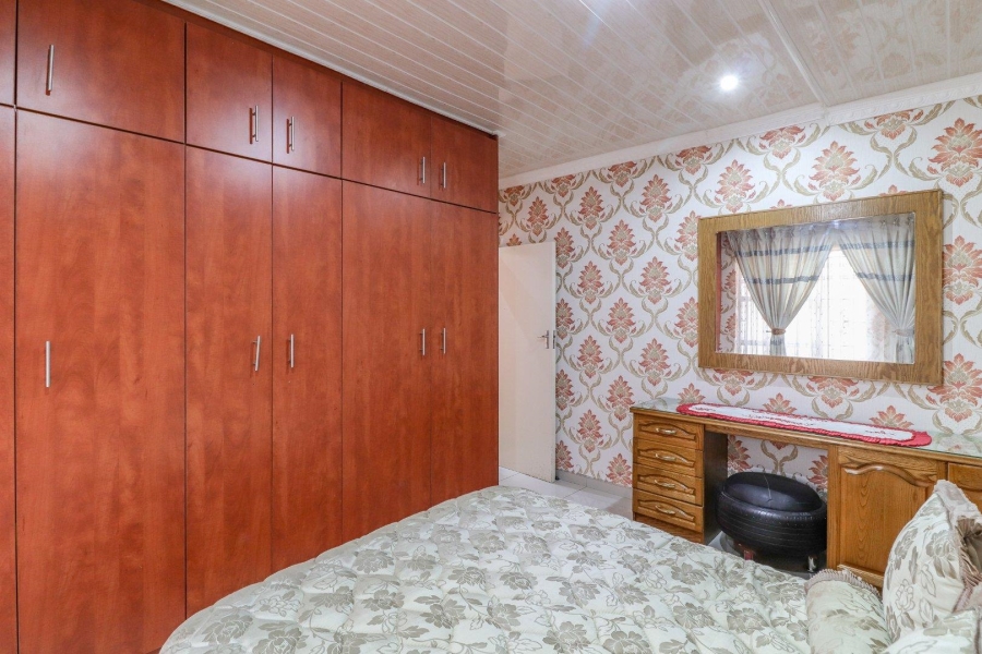 5 Bedroom Property for Sale in Lenasia South Gauteng