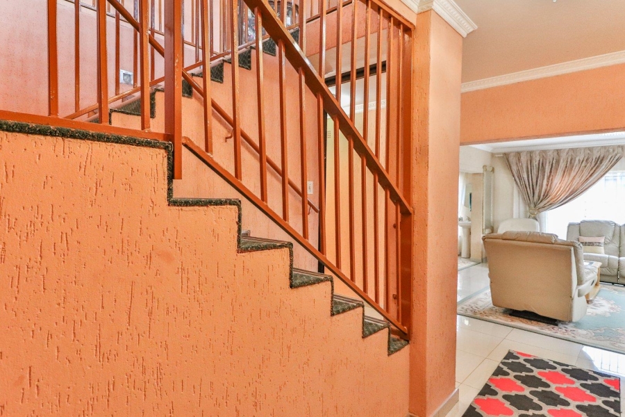 5 Bedroom Property for Sale in Lenasia South Gauteng