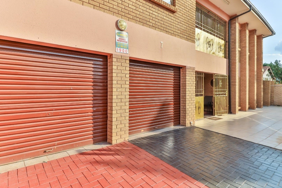 5 Bedroom Property for Sale in Lenasia South Gauteng