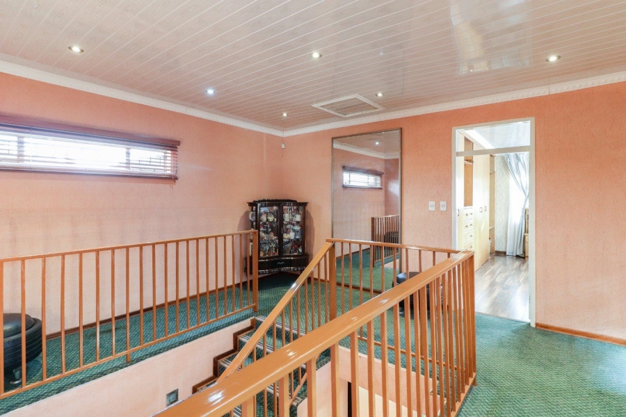 5 Bedroom Property for Sale in Lenasia South Gauteng