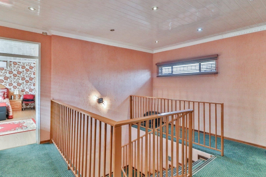 5 Bedroom Property for Sale in Lenasia South Gauteng