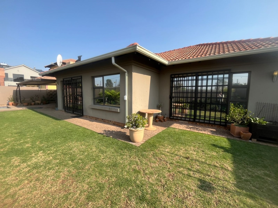 2 Bedroom Property for Sale in Kenleaf Gauteng