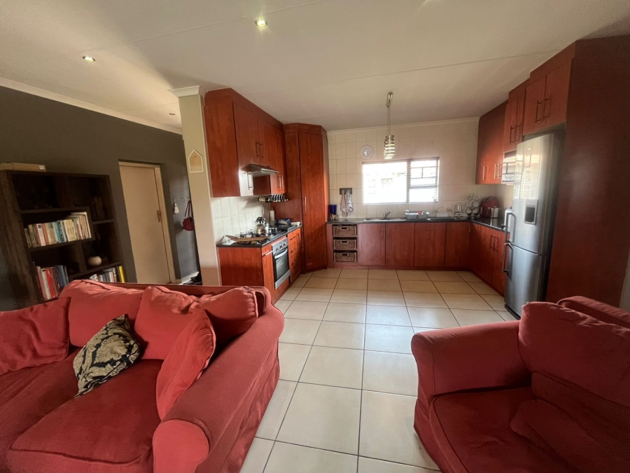 2 Bedroom Property for Sale in Kenleaf Gauteng