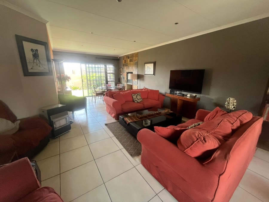 2 Bedroom Property for Sale in Kenleaf Gauteng