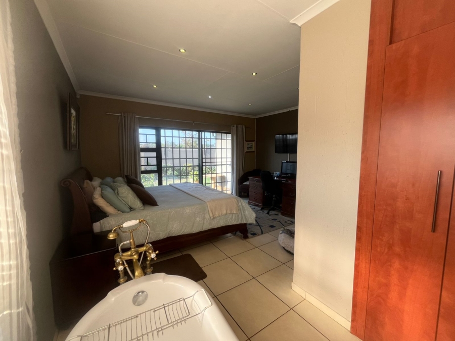 2 Bedroom Property for Sale in Kenleaf Gauteng