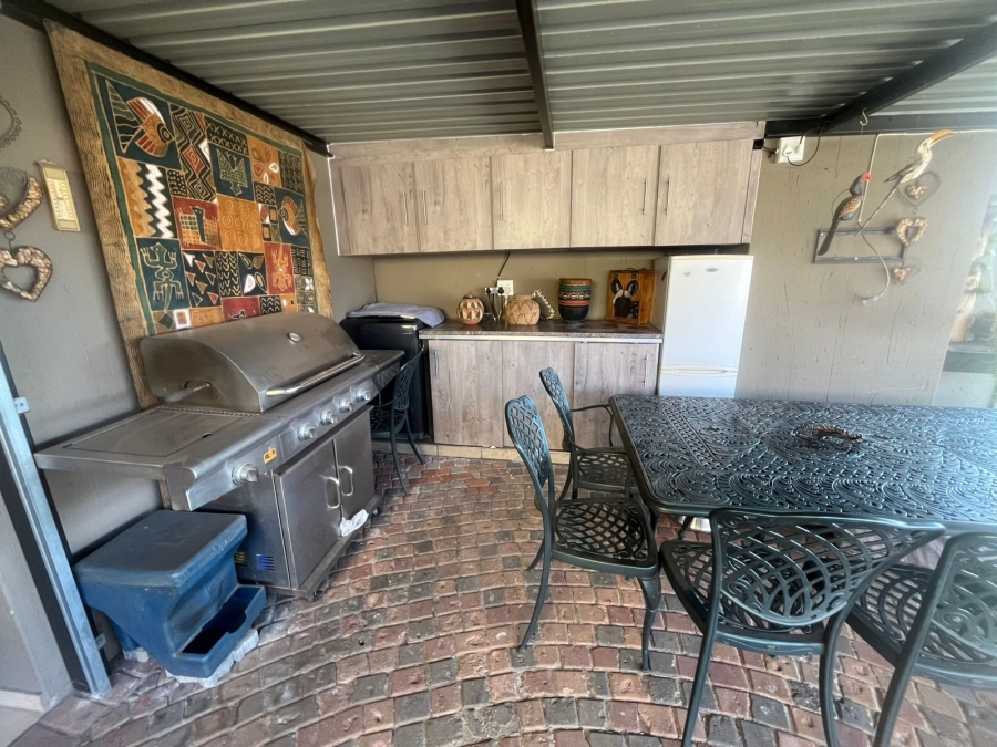 2 Bedroom Property for Sale in Kenleaf Gauteng