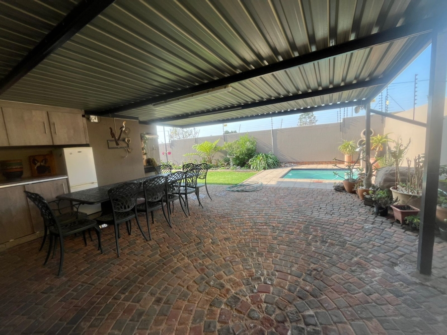 2 Bedroom Property for Sale in Kenleaf Gauteng