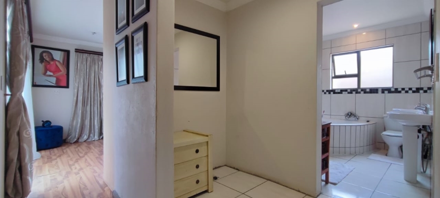 4 Bedroom Property for Sale in The Reeds Gauteng