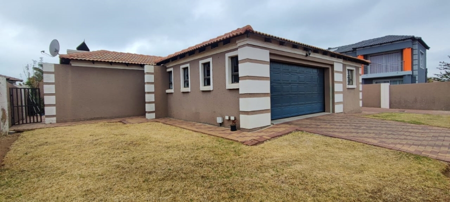 4 Bedroom Property for Sale in The Reeds Gauteng