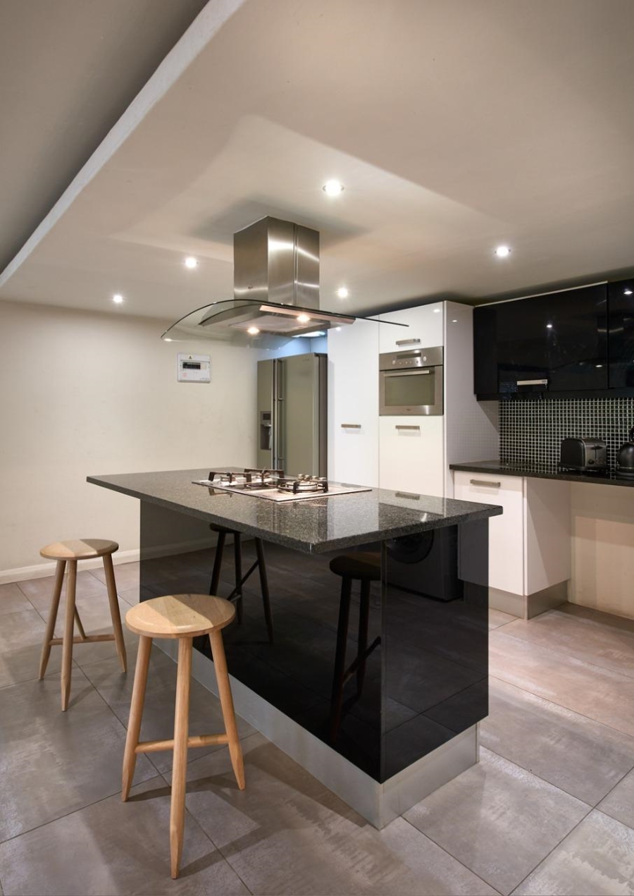 To Let 2 Bedroom Property for Rent in Sandown Gauteng