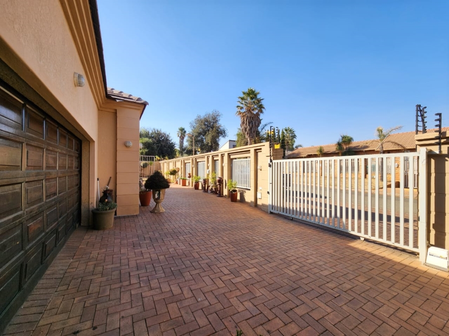 3 Bedroom Property for Sale in Dalpark Proper Gauteng