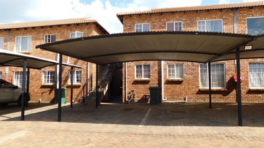 2 Bedroom Property for Sale in Andeon Gauteng