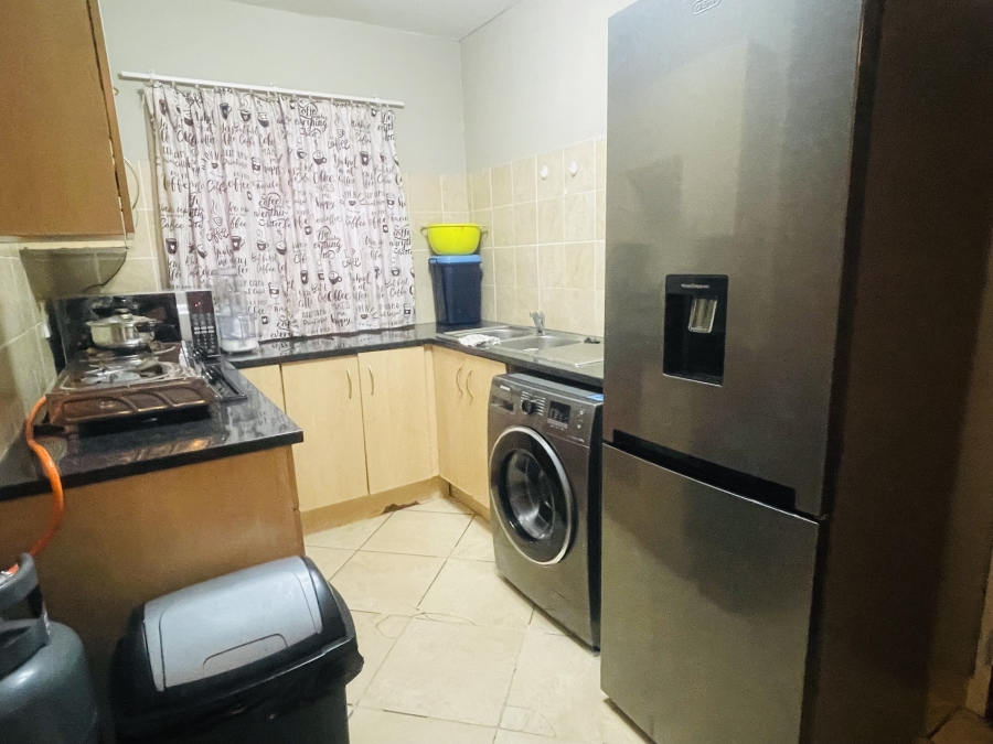 2 Bedroom Property for Sale in Andeon Gauteng