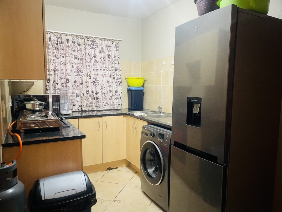 2 Bedroom Property for Sale in Andeon Gauteng