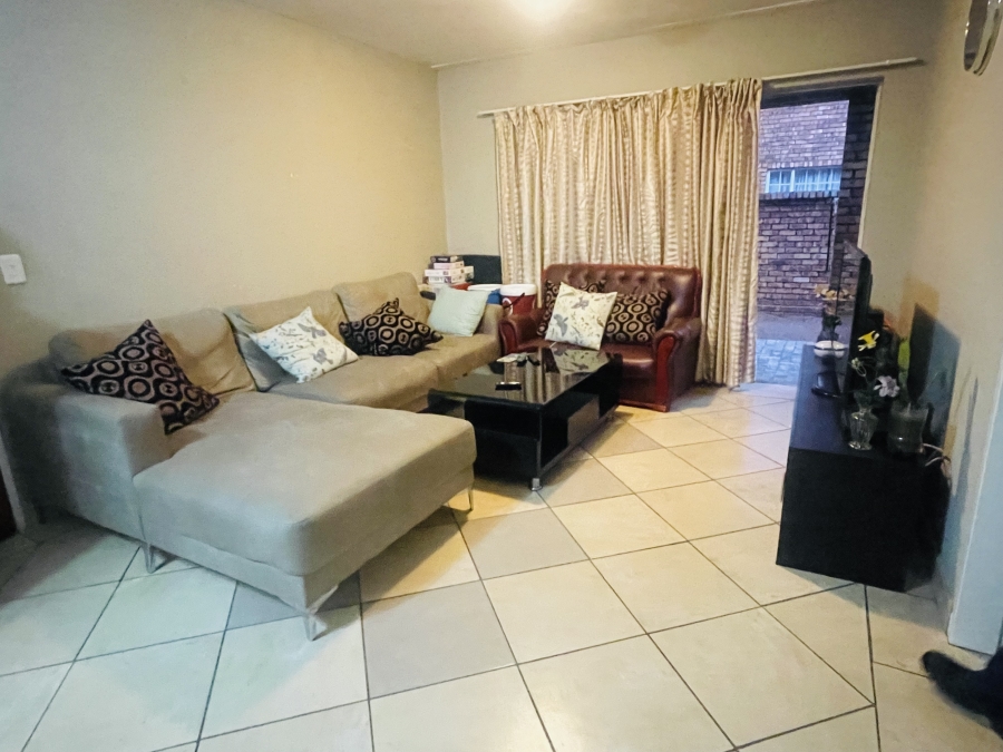 2 Bedroom Property for Sale in Andeon Gauteng