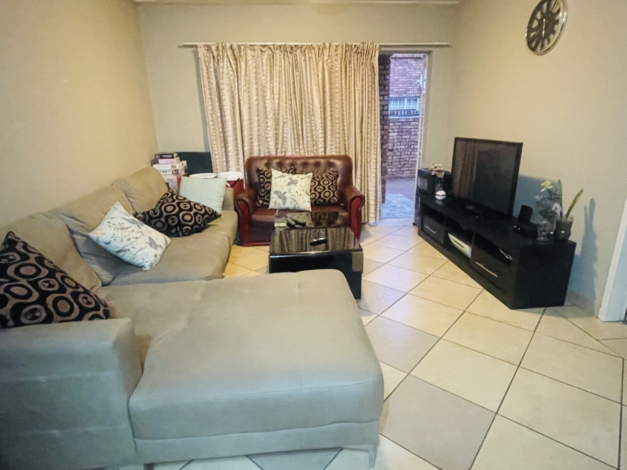 2 Bedroom Property for Sale in Andeon Gauteng