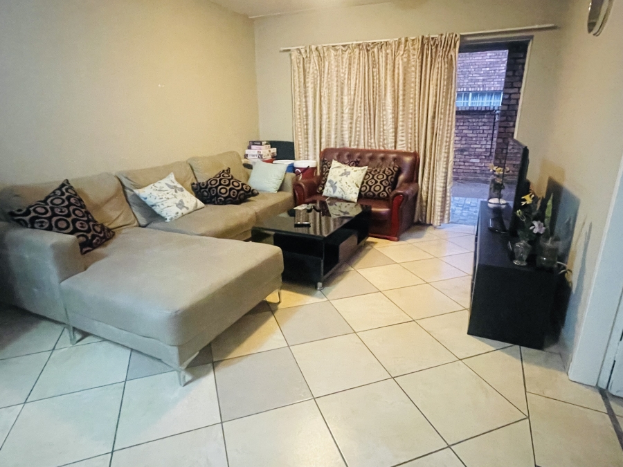2 Bedroom Property for Sale in Andeon Gauteng