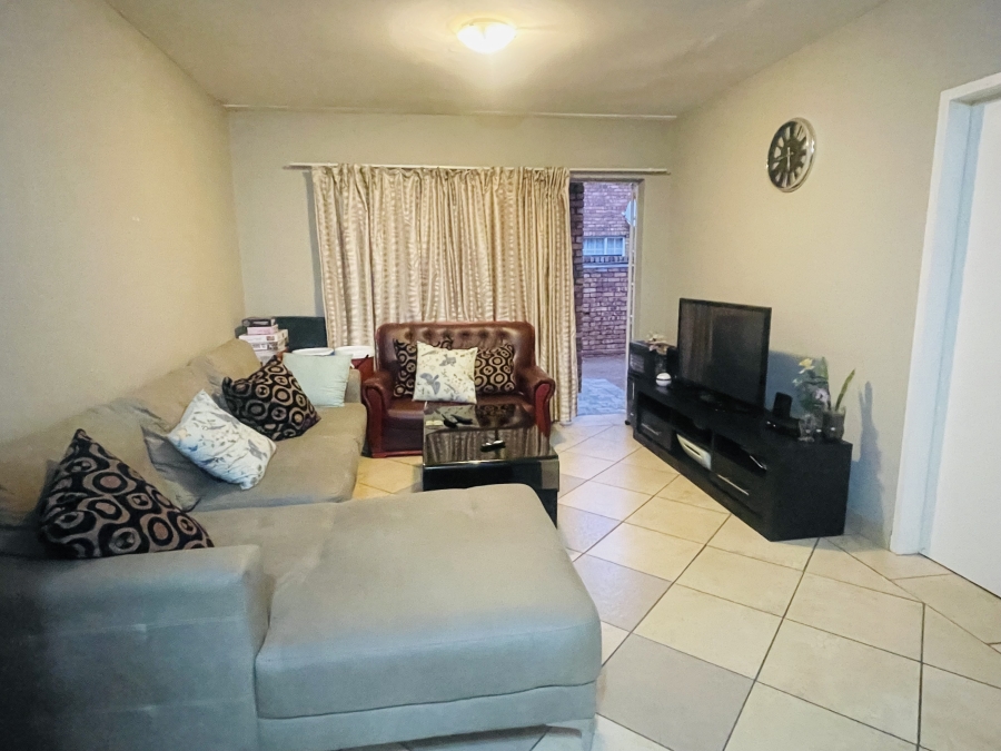2 Bedroom Property for Sale in Andeon Gauteng