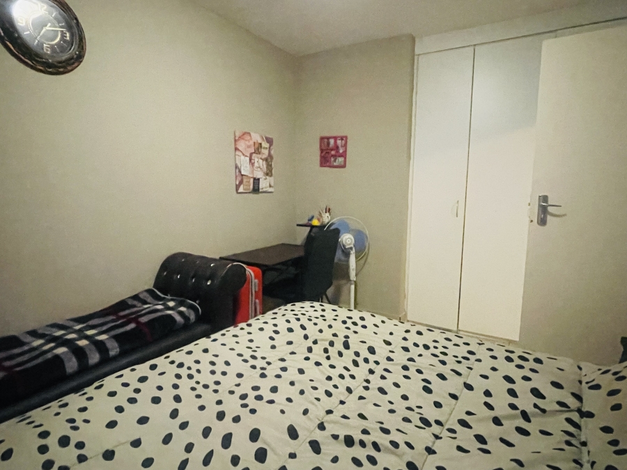 2 Bedroom Property for Sale in Andeon Gauteng