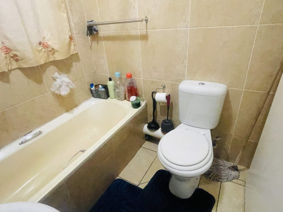 2 Bedroom Property for Sale in Andeon Gauteng
