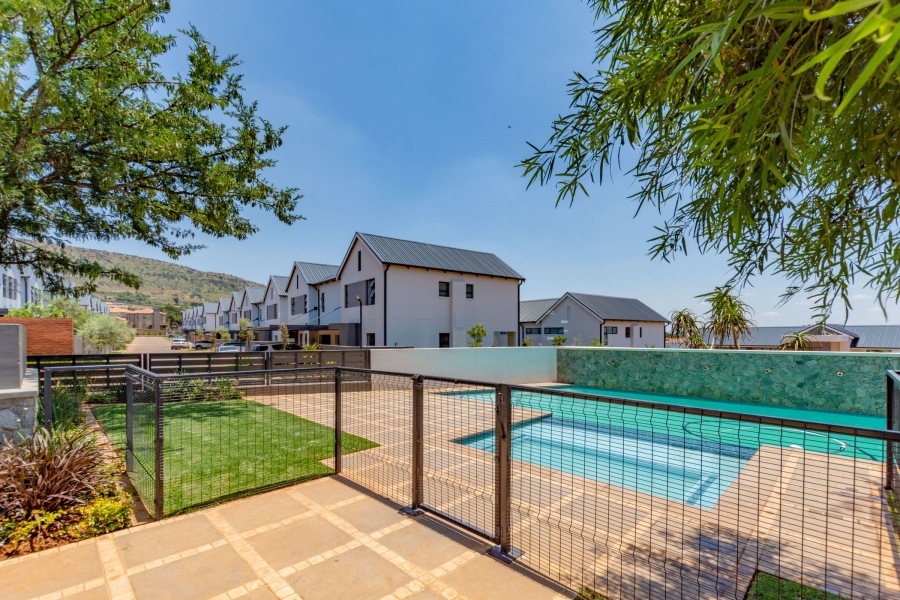 2 Bedroom Property for Sale in Pinehaven Gauteng