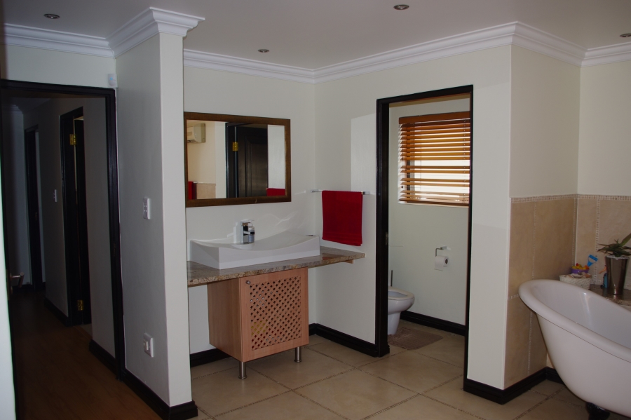 6 Bedroom Property for Sale in Sunward Park Gauteng