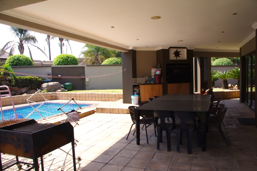 6 Bedroom Property for Sale in Sunward Park Gauteng