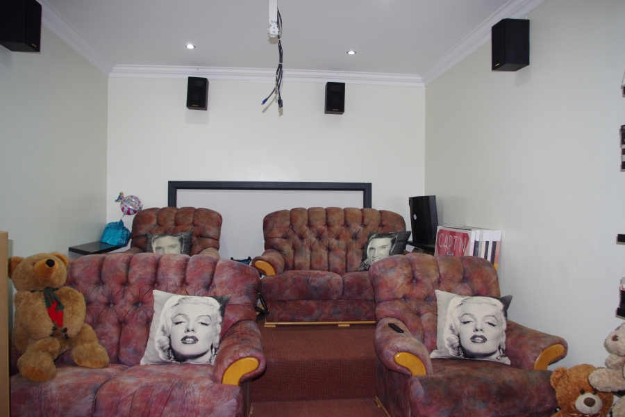 6 Bedroom Property for Sale in Sunward Park Gauteng