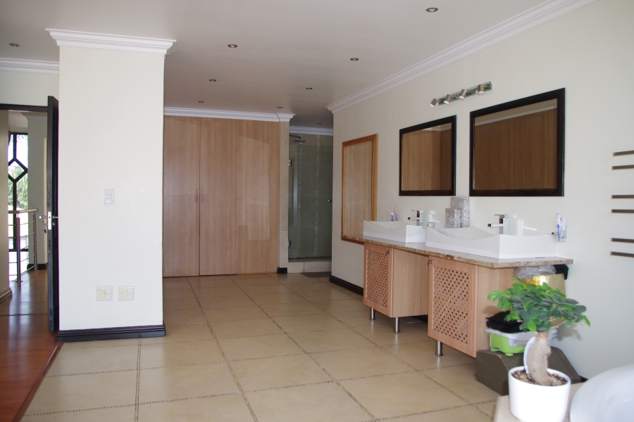 6 Bedroom Property for Sale in Sunward Park Gauteng