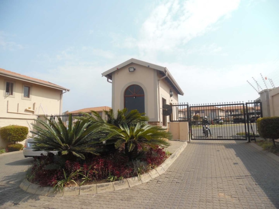 2 Bedroom Property for Sale in Carlswald Gauteng