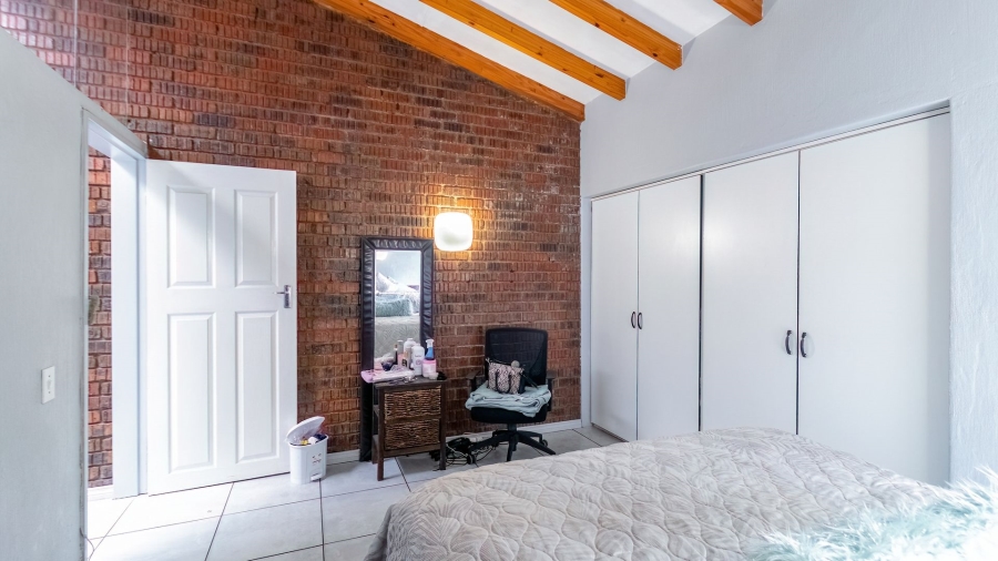 2 Bedroom Property for Sale in Linmeyer Gauteng