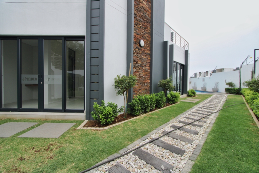 2 Bedroom Property for Sale in Carlswald Gauteng