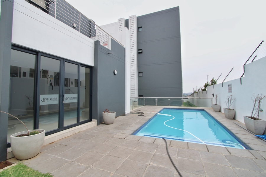 2 Bedroom Property for Sale in Carlswald Gauteng