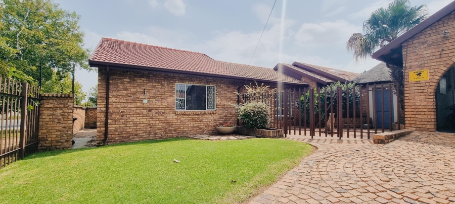 5 Bedroom Property for Sale in Dalpark Ext 1 Gauteng