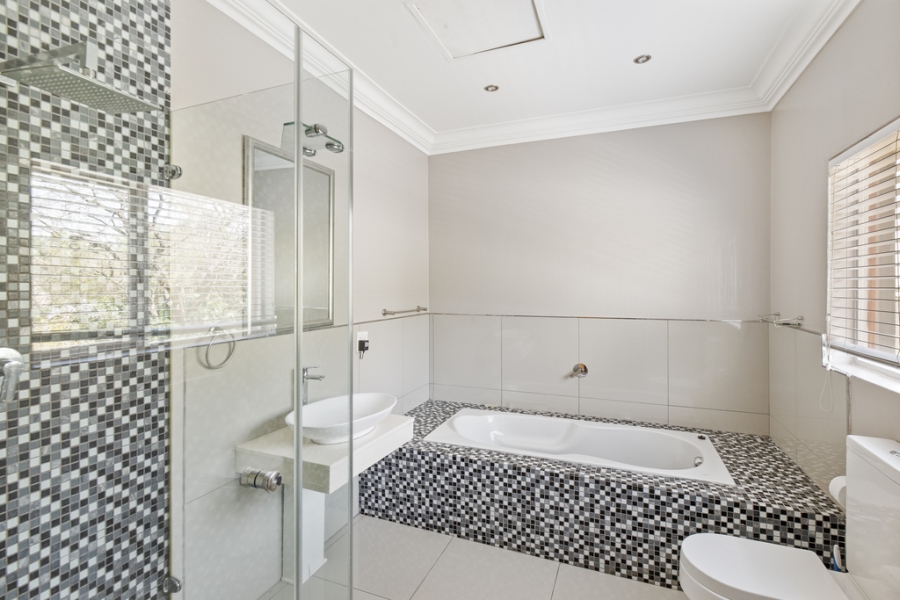 To Let 5 Bedroom Property for Rent in Bryanston Gauteng