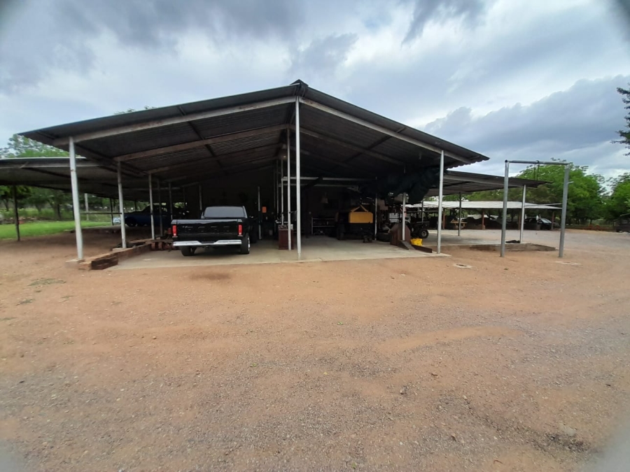 7 Bedroom Property for Sale in Pretoria North Gauteng