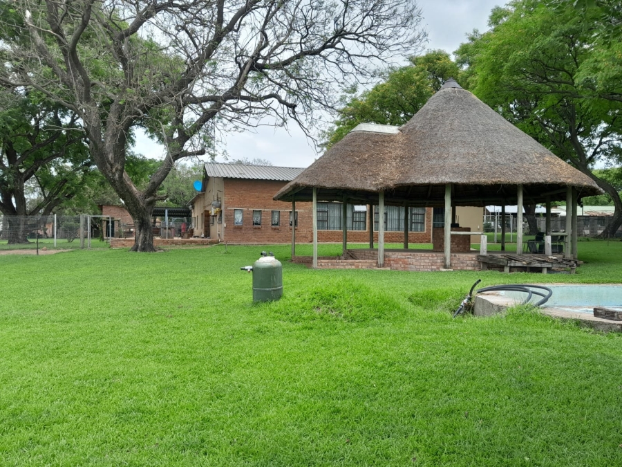 7 Bedroom Property for Sale in Pretoria North Gauteng