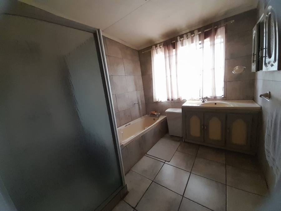 7 Bedroom Property for Sale in Pretoria North Gauteng