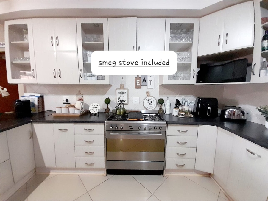 7 Bedroom Property for Sale in Pretoria North Gauteng