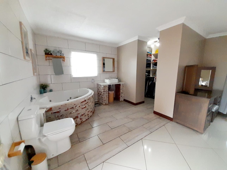7 Bedroom Property for Sale in Pretoria North Gauteng