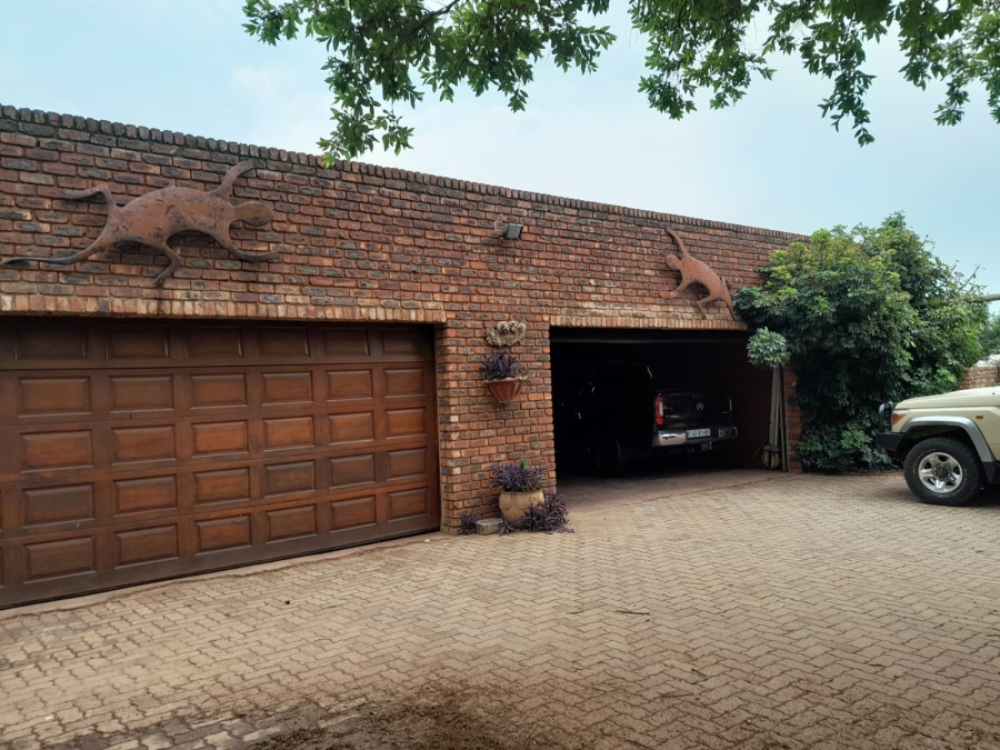 7 Bedroom Property for Sale in Pretoria North Gauteng