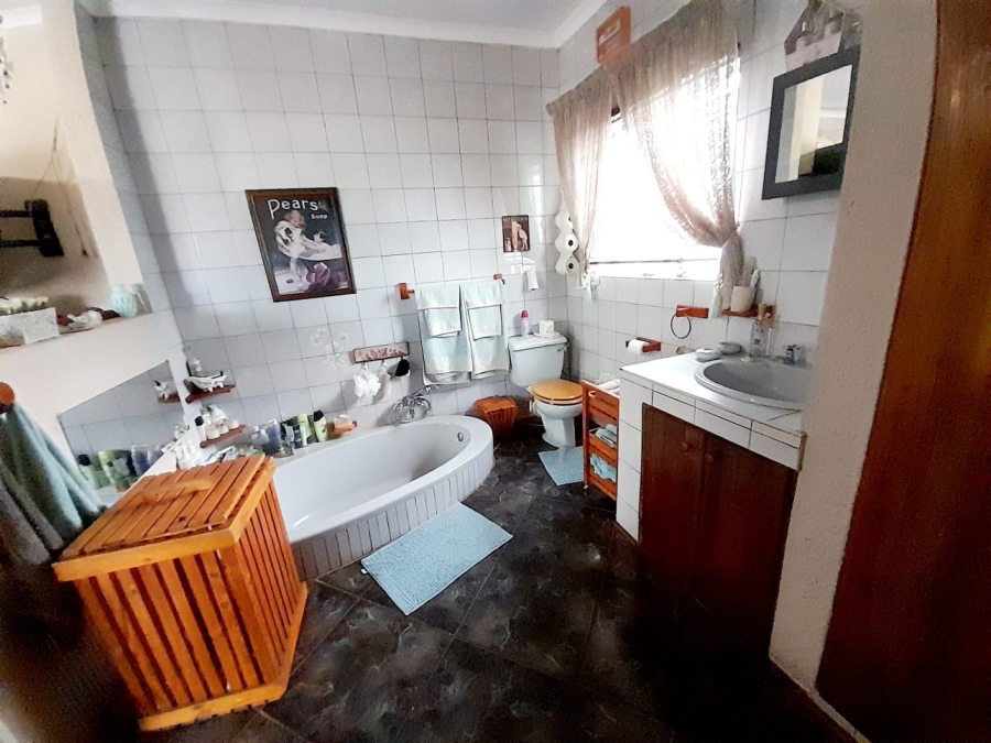 7 Bedroom Property for Sale in Pretoria North Gauteng
