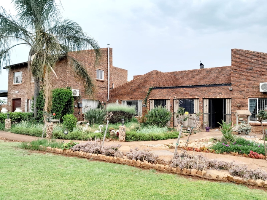 7 Bedroom Property for Sale in Pretoria North Gauteng