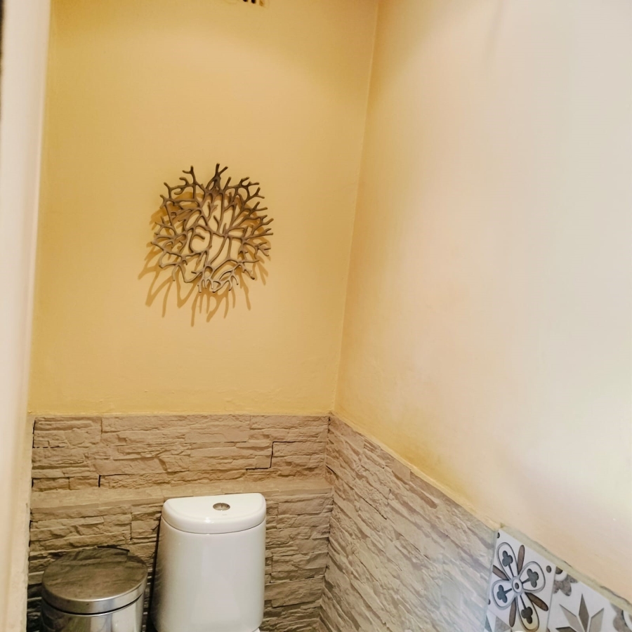 2 Bedroom Property for Sale in Norwood Gauteng