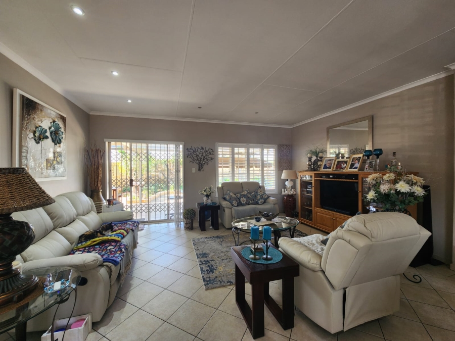 2 Bedroom Property for Sale in Three Rivers Gauteng