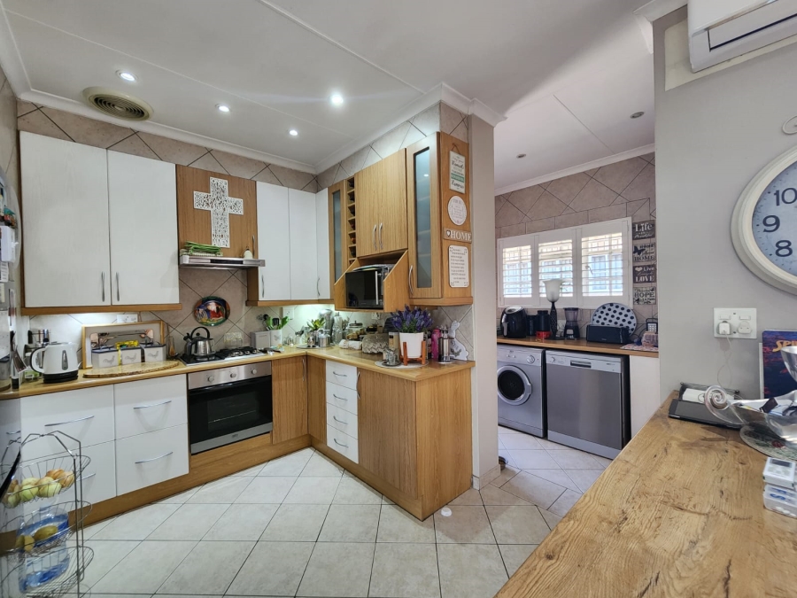 2 Bedroom Property for Sale in Three Rivers Gauteng
