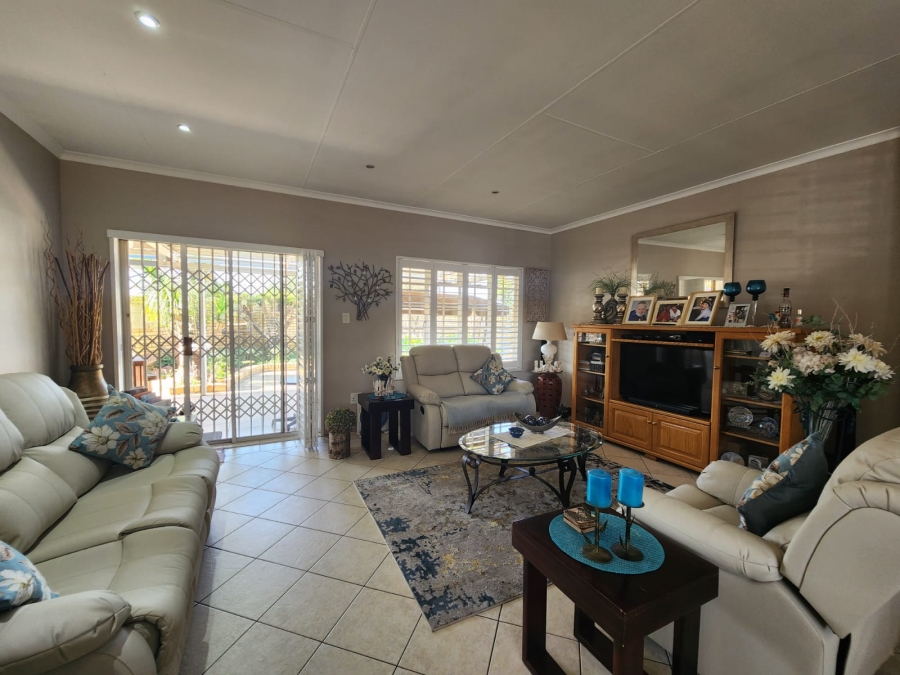 2 Bedroom Property for Sale in Three Rivers Gauteng